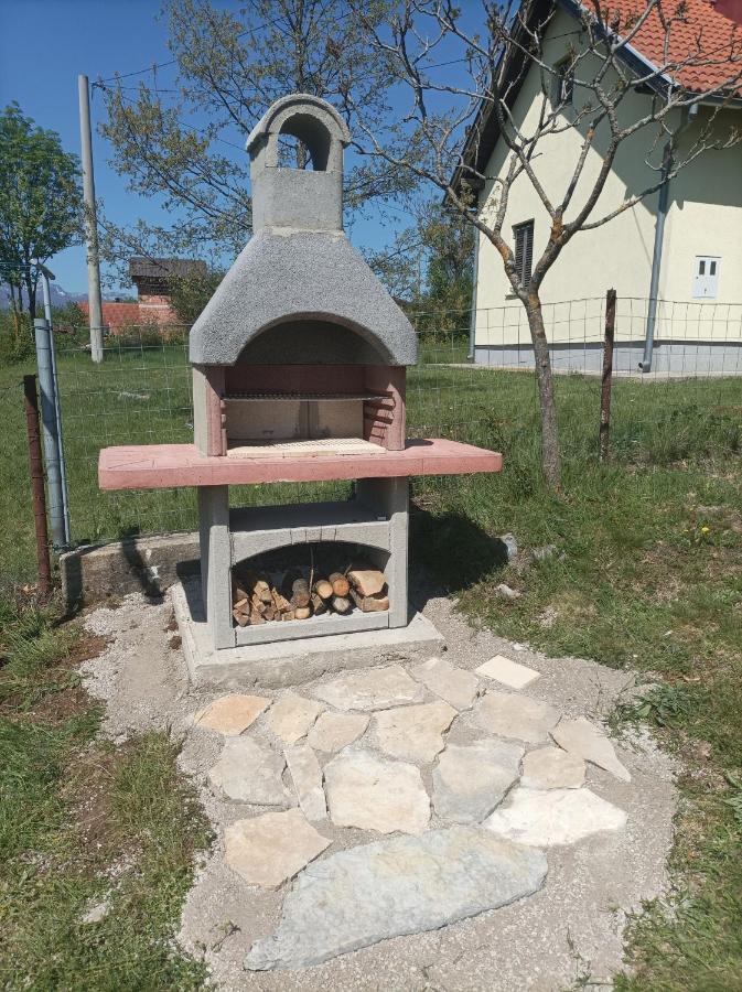 Lucija Appartement Lovinac  Buitenkant foto