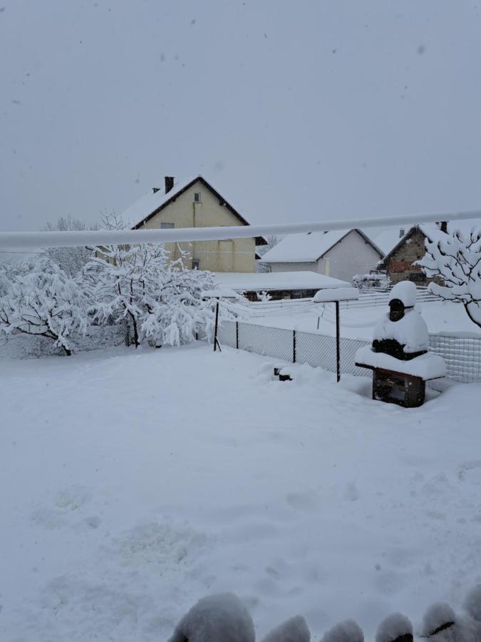 Lucija Appartement Lovinac  Buitenkant foto