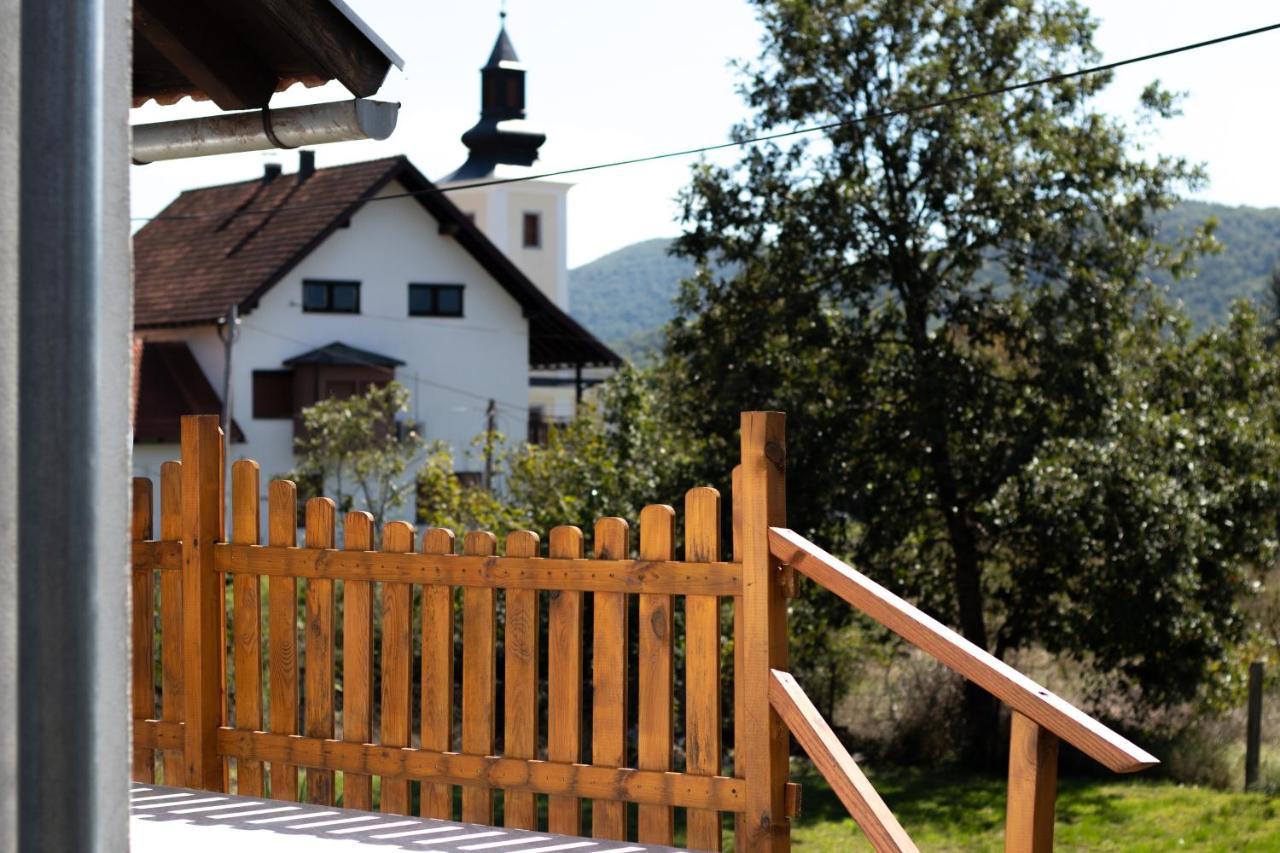 Lucija Appartement Lovinac  Buitenkant foto