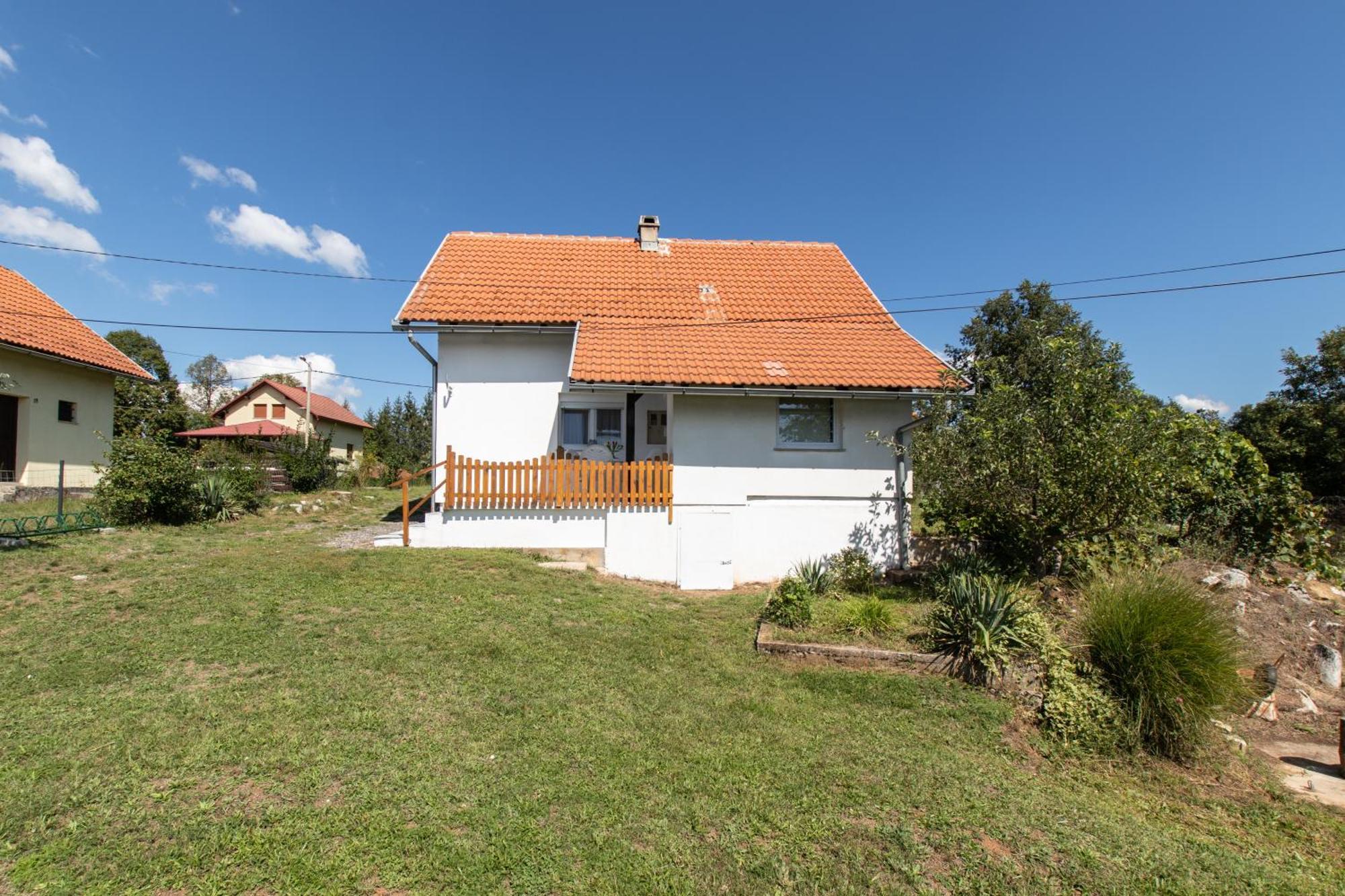Lucija Appartement Lovinac  Buitenkant foto