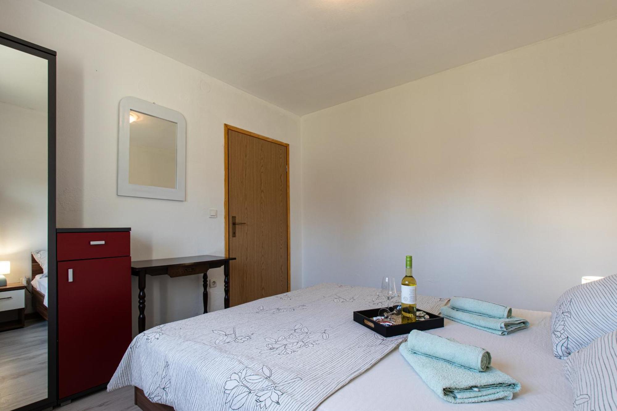 Lucija Appartement Lovinac  Buitenkant foto