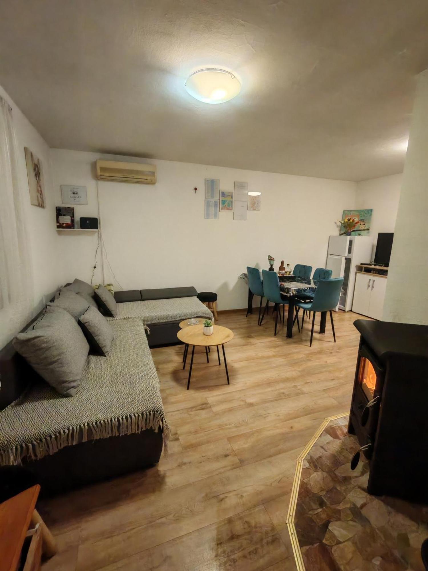 Lucija Appartement Lovinac  Buitenkant foto